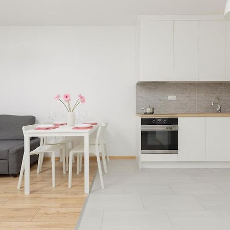 Warsaw Ulrychow Apartment With Parking By Renters Ngoại thất bức ảnh