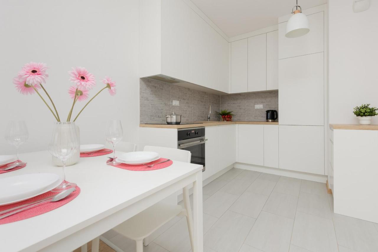 Warsaw Ulrychow Apartment With Parking By Renters Ngoại thất bức ảnh