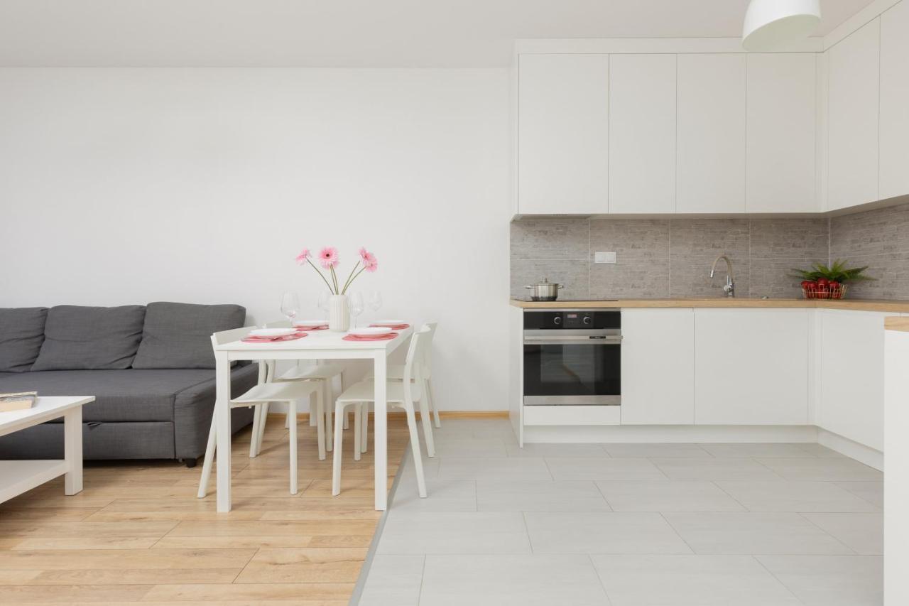Warsaw Ulrychow Apartment With Parking By Renters Ngoại thất bức ảnh